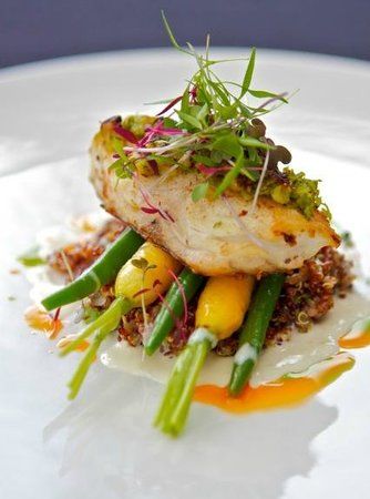 Molokini Bar & Grille